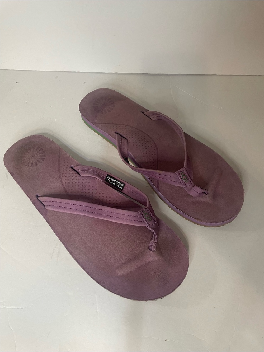 UGG Women's Purple Suede Flip Flop Sandals size 10